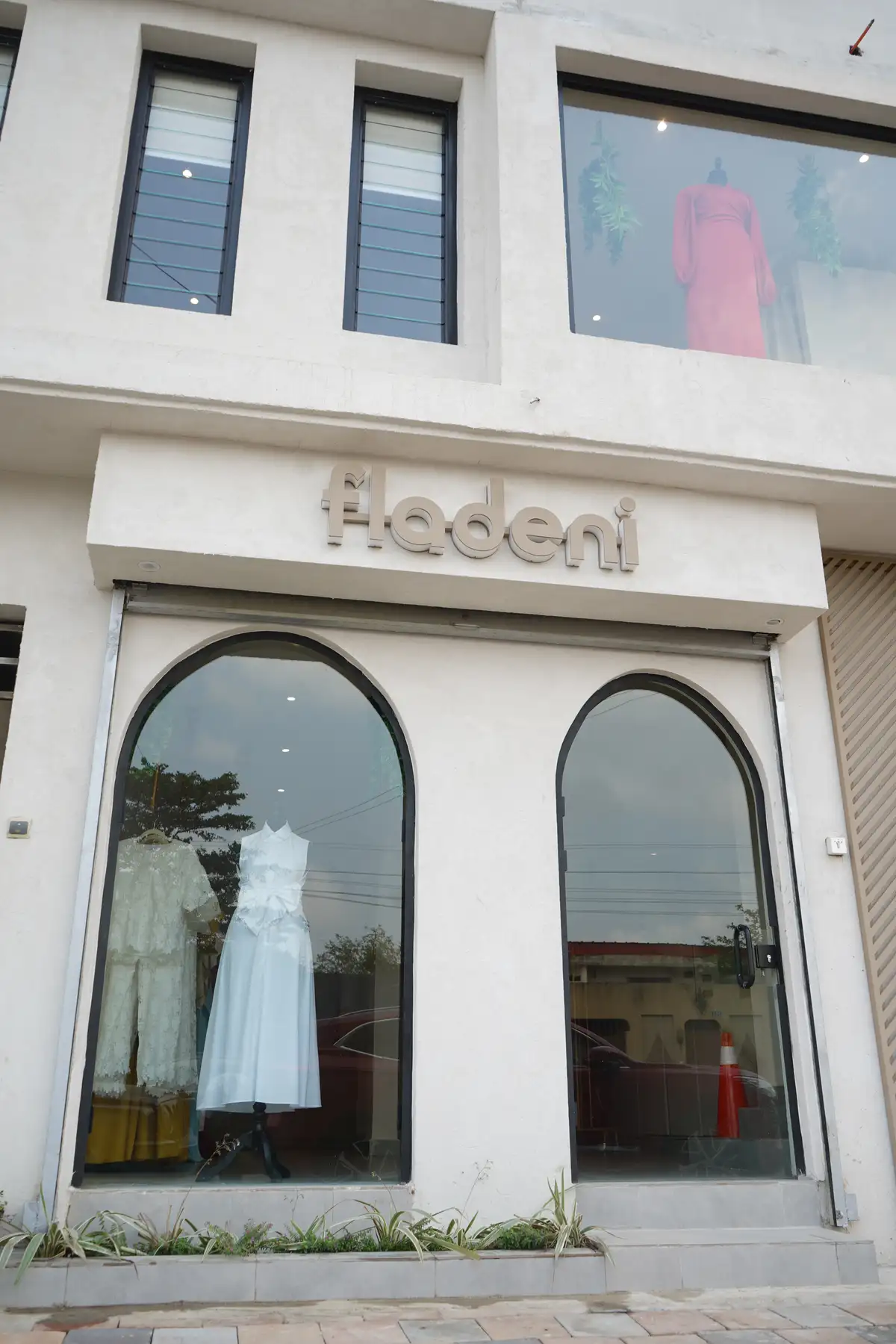 fladenis physical store